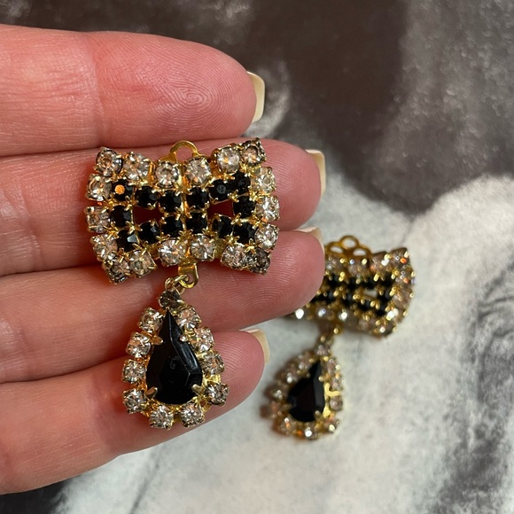 Vintage Black & Clear Sparkly Stone Bow Tie Teardrop Dangle Clip On Earrings - Picture 6 of 6